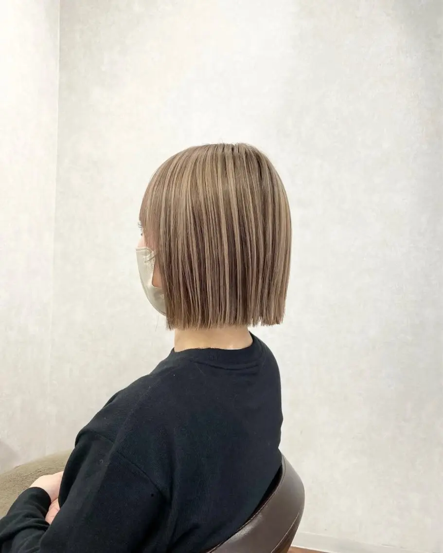 ミディアム カット ヘアカラー ＳＨＩ ＺＵのヘアスタイル