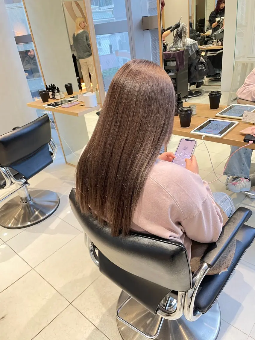 ロング カラー ヘアアレンジ ベージュカラー ブラウンカラー ブラウンベージュ ヘアカラー トリートメント ヘアセット 艶カラー✨縮毛矯正✨ 翁長孝輔のヘアスタイル
