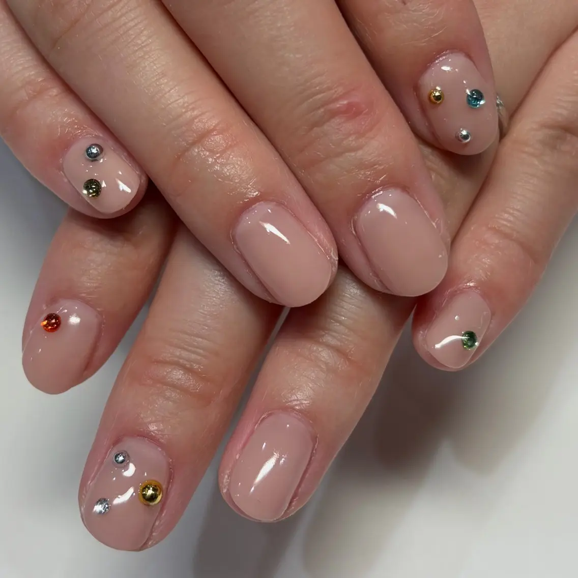 ネイル ワンカラーネイル ストーンネイル 3Qnail Akazawaのネイルデザイン