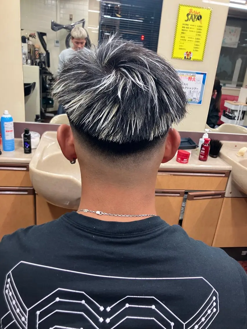 カット➕ブリーチ一回➕カラーの写真