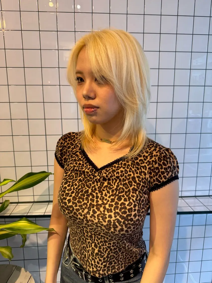 ショート カラー ハイトーンカラー レイヤーカット レイヤーウルフ エクステ磯部のヘアスタイル