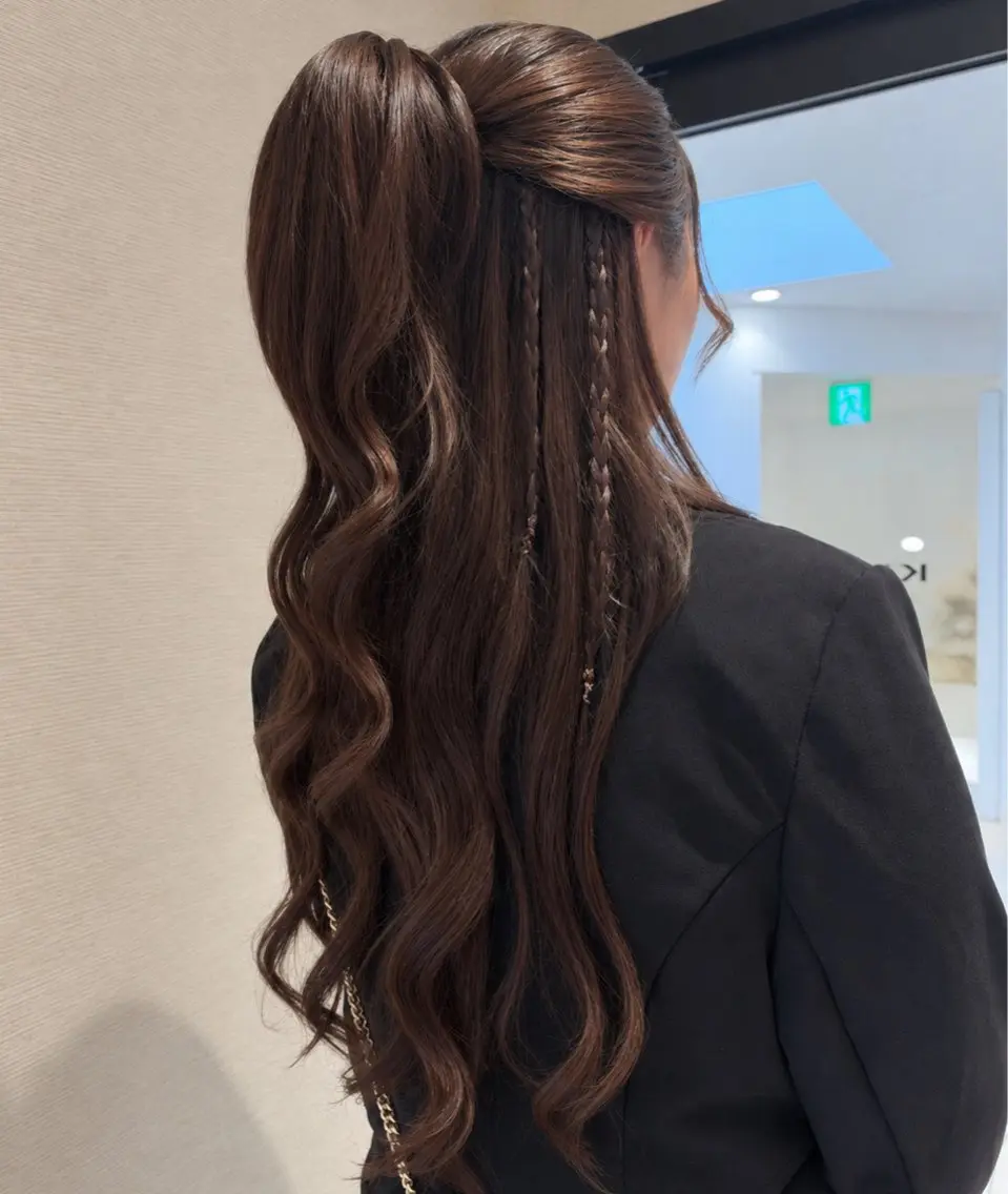 ロング ヘアアレンジ ヘアセット ブリーチカラー/ ヘアセット/エクステのヘアスタイル