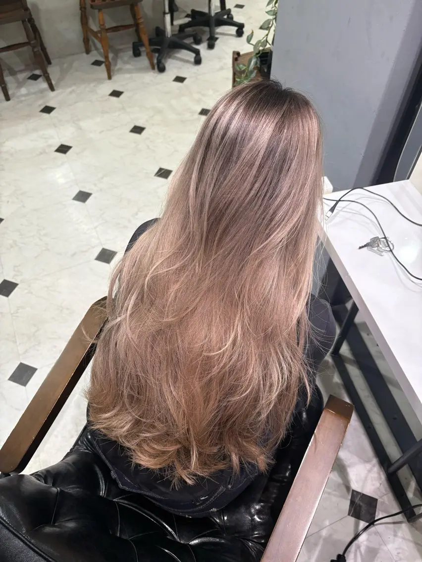 ロング レイヤーカット 宇野愛華∕ パーマスタイルのヘアスタイル