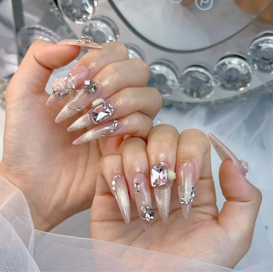 ネイル アートネイル ジェルネイル 韓国ネイル ニュアンスネイル ハンドネイル Luna Nail.Novaのネイルデザイン