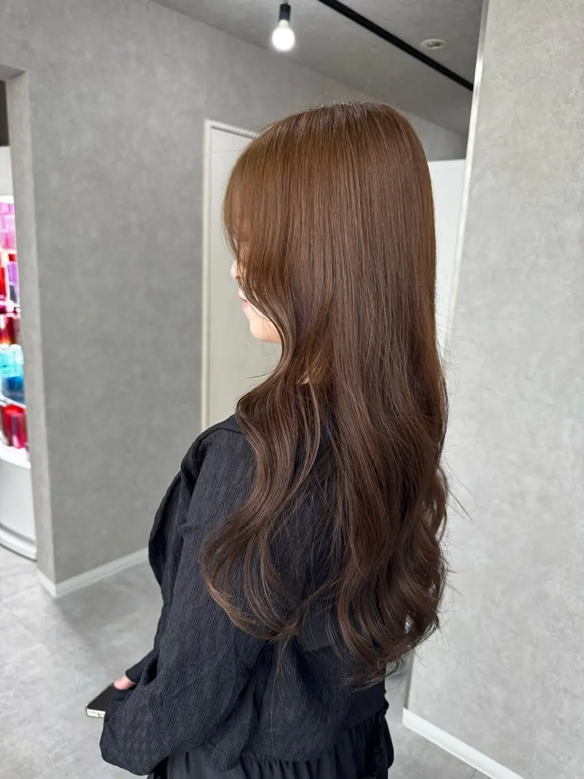 ロング カラー アッシュ アッシュブラウン ベージュカラー 黒髪 ブリーチ カット ヘアカラー トリートメント 赤み無し柔らかカラー 【梅田】madokaのヘアスタイル