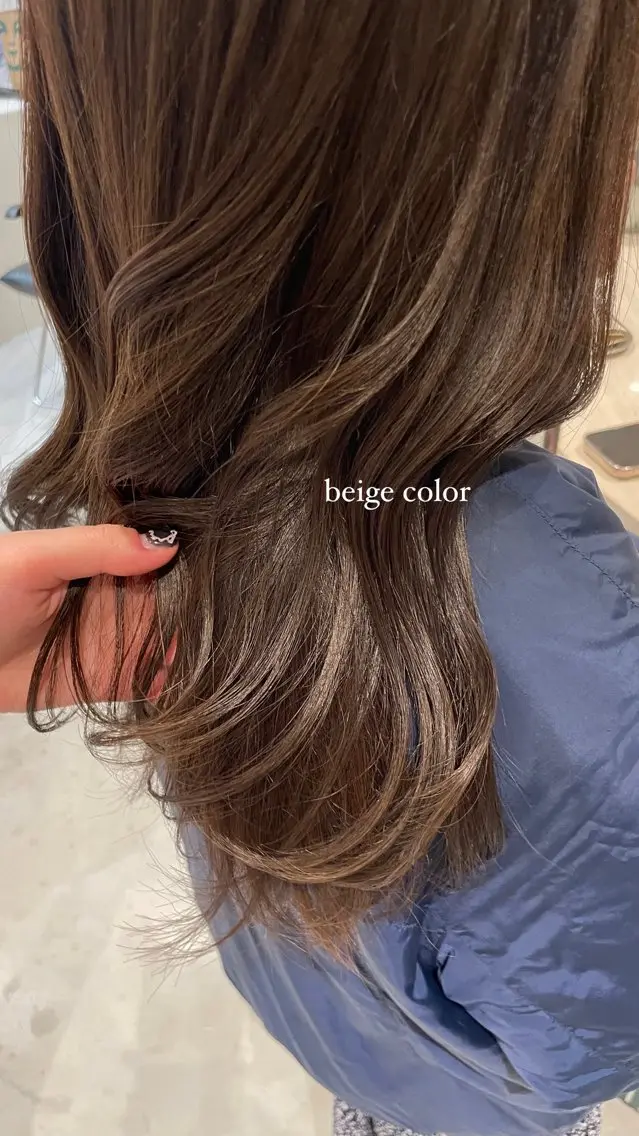 ロング カラー ベージュカラー ブリーチ ブリーチなしカラー ヘアカラー たかはし ゆうなのヘアスタイル
