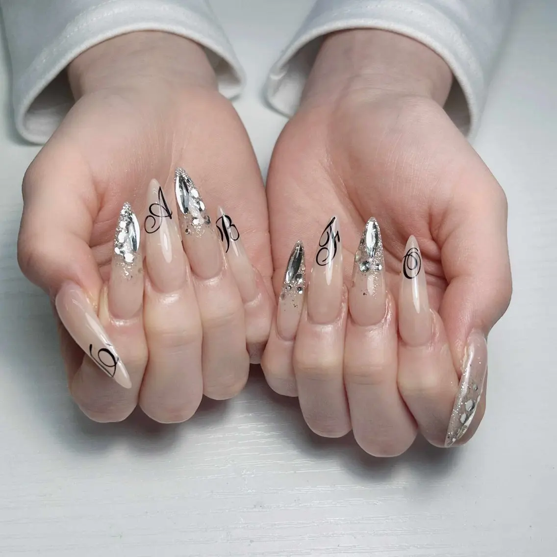 ネイル オーロラネイル ボルドー ブラウン ハート ラメ(グリッター) ハンドネイル ハンドケア Nova Nailのネイルデザイン