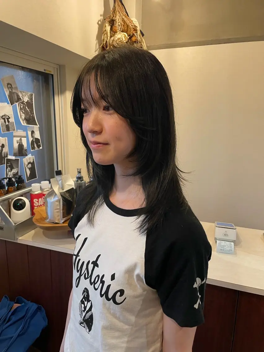 ミディアム カラー 土川 陽菜のヘアスタイル