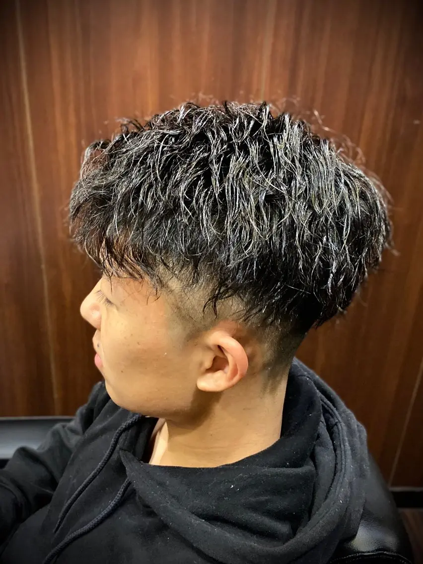 ショート 岡崎 海人のヘアスタイル