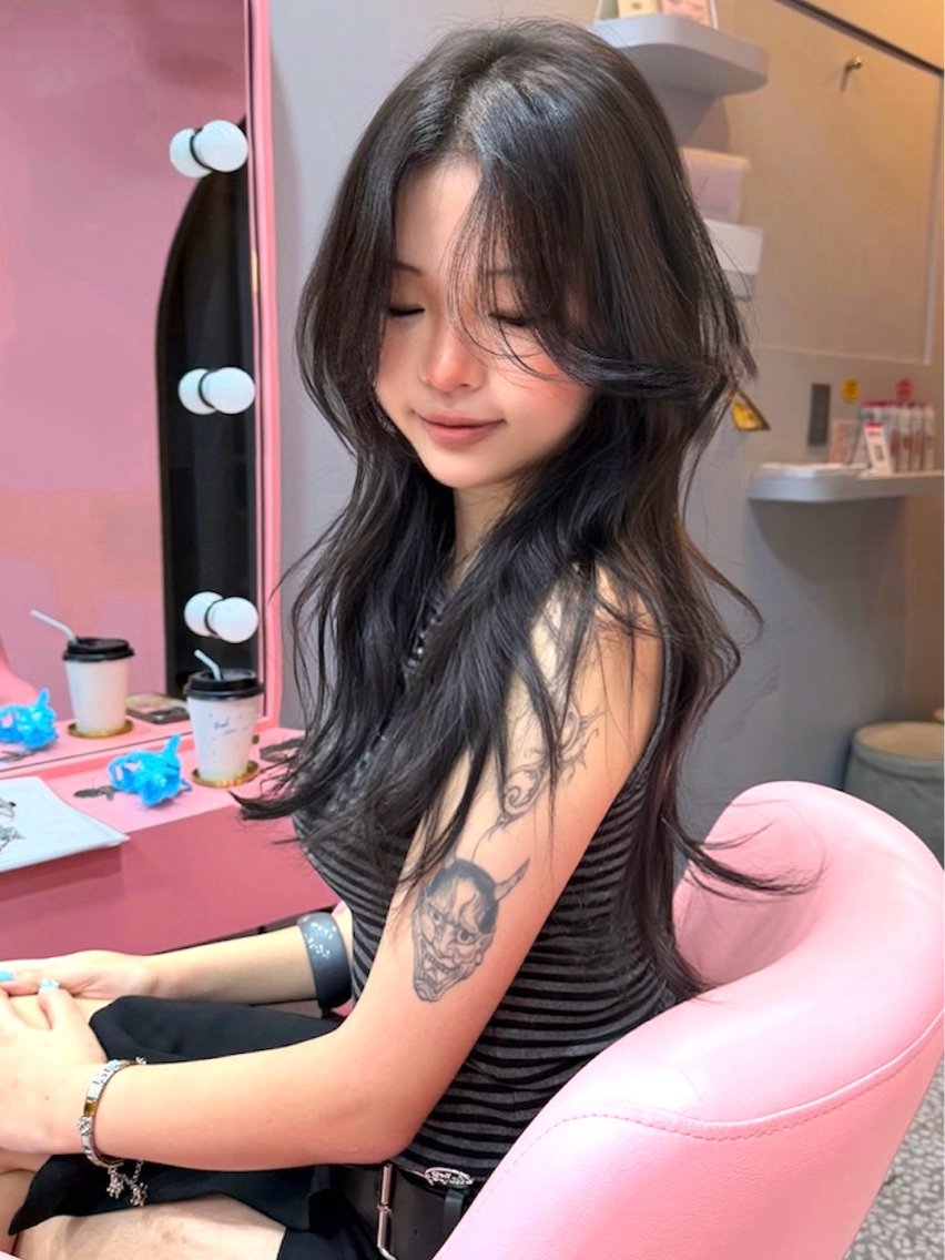 ロング カラー カット みうる🎀透明感艶髪 🫧レイヤーカットのヘアスタイル