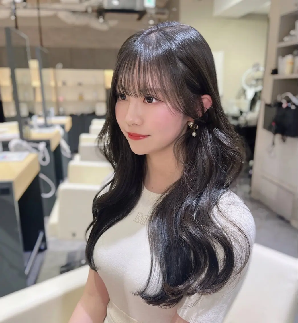セミロング くびれヘア 韓国風ヘア 奥田 蓮のヘアスタイル
