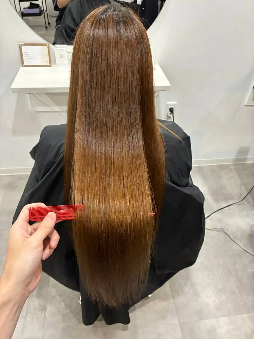 ロング カット ヘアカラー トリートメント 【ブリーチ縮毛矯正】 TAKUMIのヘアスタイル