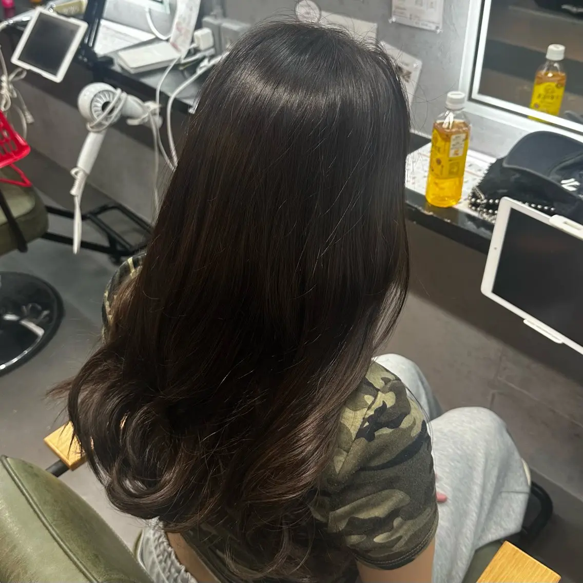 ロング カラー 出崎 風果のヘアスタイル