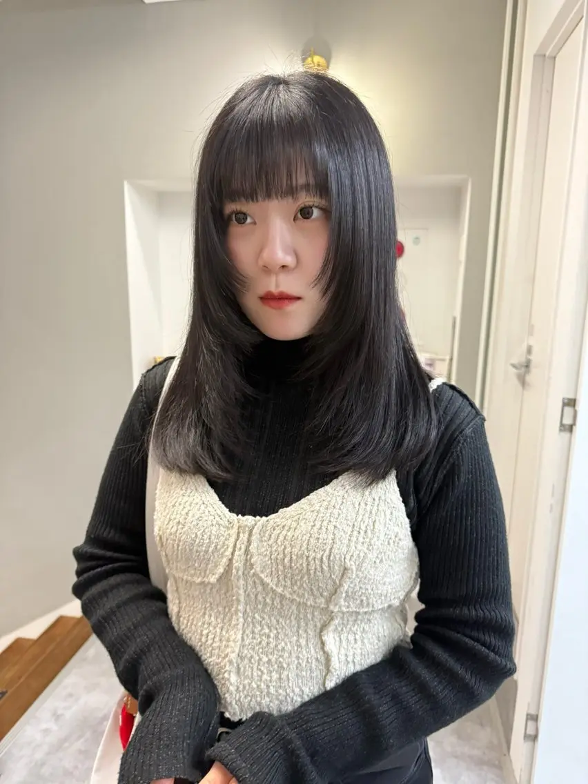 セミロング カット 縮毛矯正 小倉 結衣のヘアスタイル
