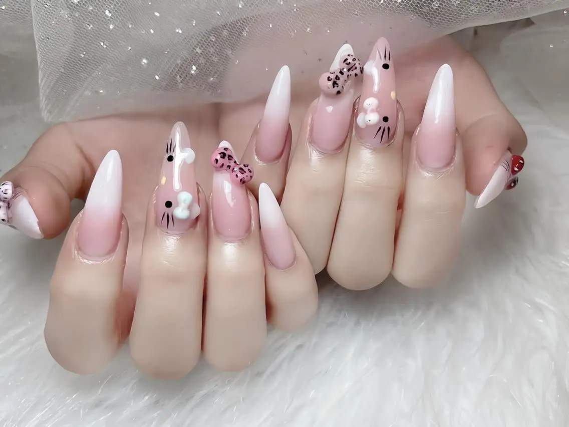 ネイル オーロラネイル チークネイル 桜ネイル クリアネイル ドット ハンドネイル Rin Nail Shinokuboのネイルデザイン