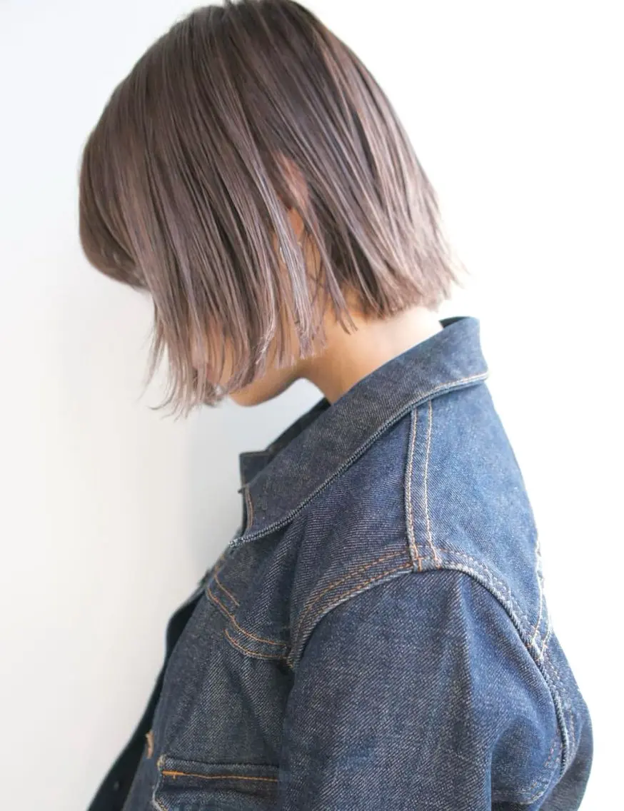 ショート カラー アッシュ ベージュカラー ブリーチ 透明感カラー グレージュ Muミュー/ブリーチ ハイトーン Wカラーのヘアスタイル