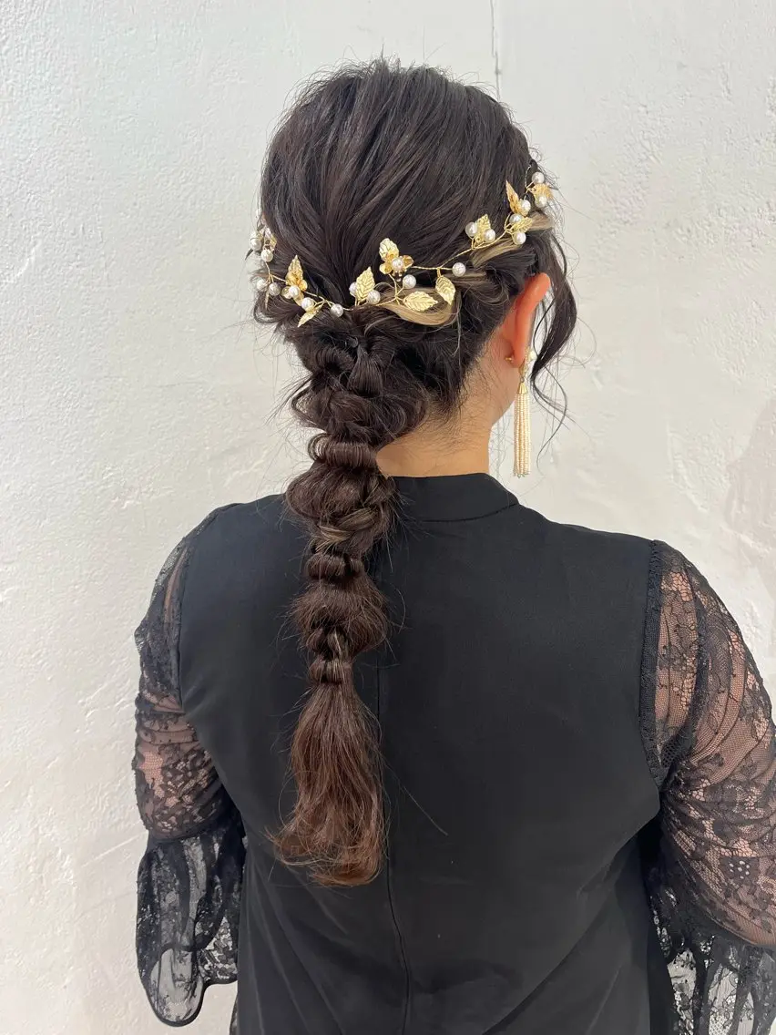 ロング ヘアアレンジ 結婚式・ブライダル ヘアセット 透明感カラー/ 髪質改善/レイヤーのヘアスタイル