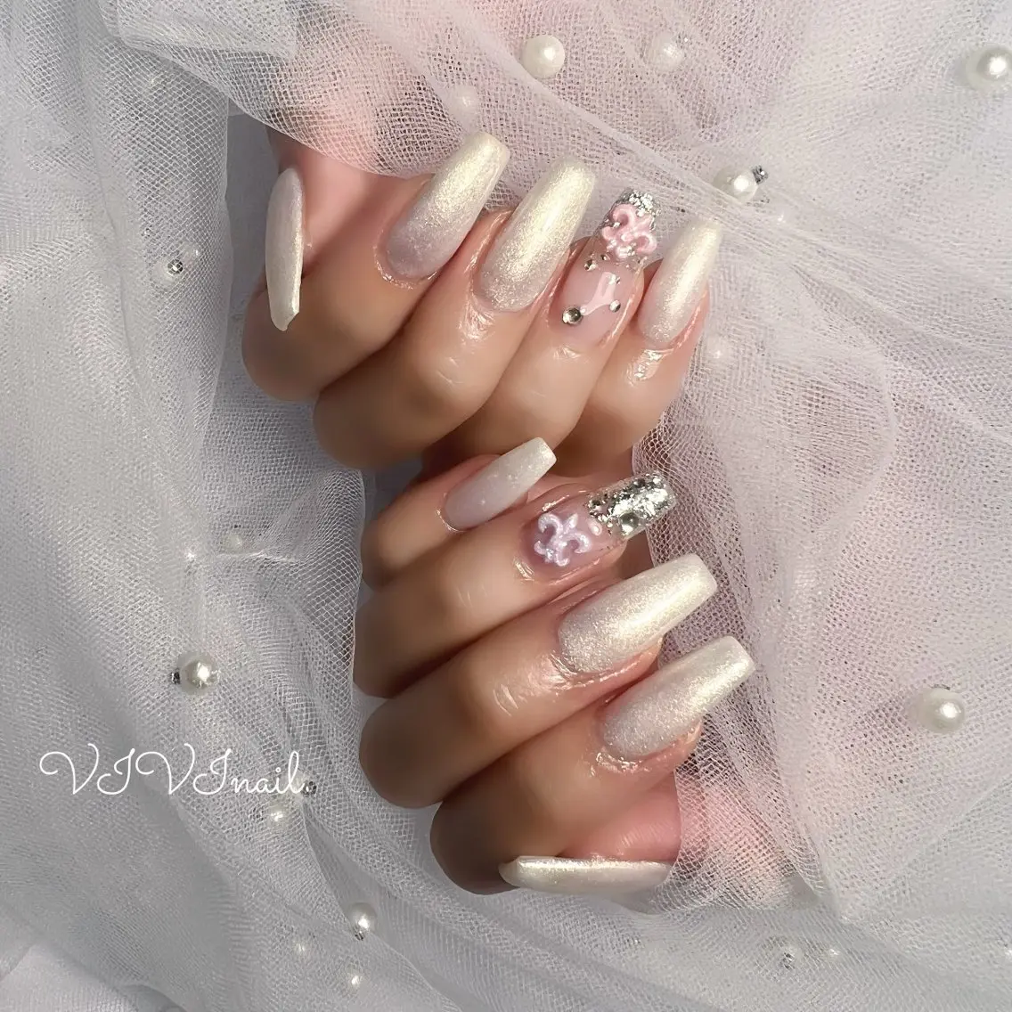 ネイル ホワイト ハンドネイル vivi nailのネイルデザイン