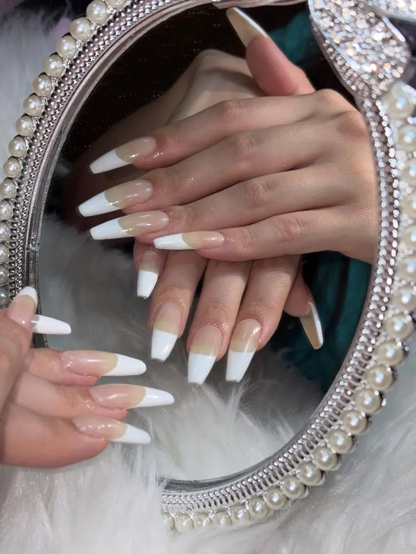 ネイル フレンチネイル ハンドネイル nail salon Lilynのネイルデザイン