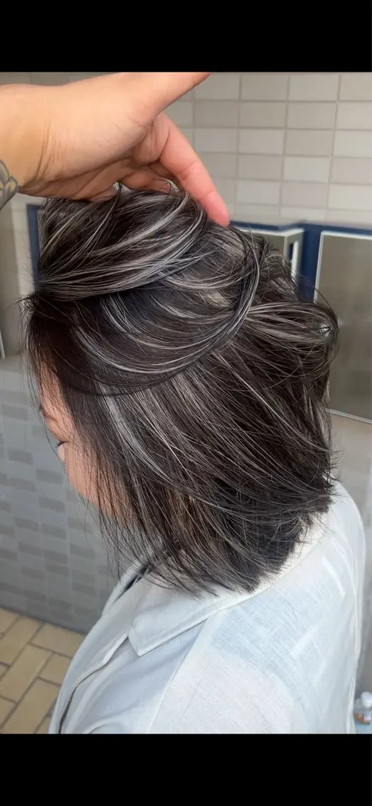 ミディアム カラー グレージュ ハイライトカラー ハイライト カット ヘアカラー トリートメント 原宿/ハイライト バレイヤージュ/大智のヘアスタイル