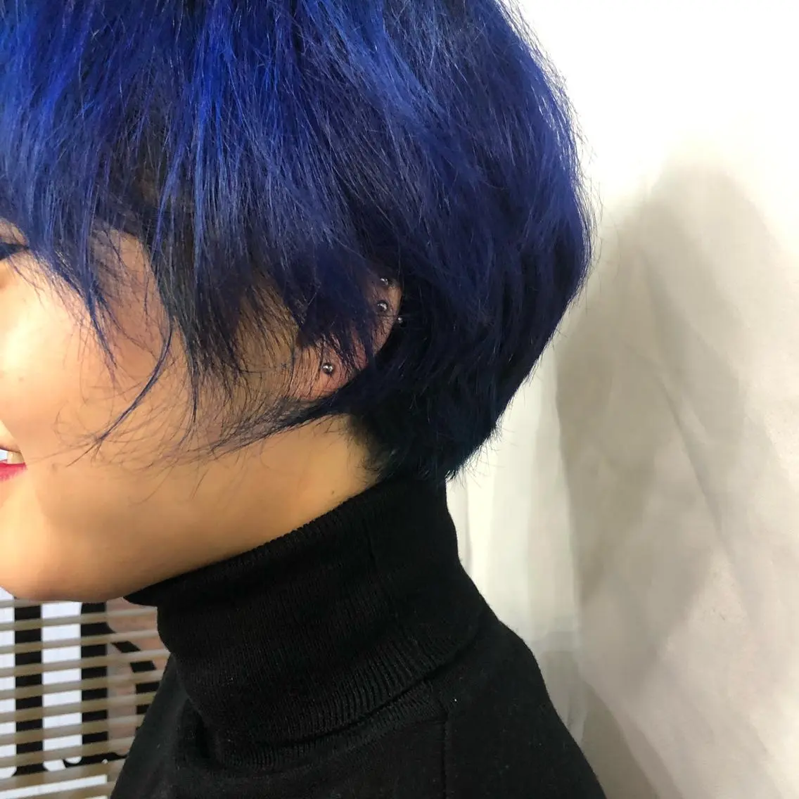 ショート カラー アクアカラー ブリーチ ブルーカラー グラデーションカラー トリートメント 韓国美容室出身 🌹Sana/梅田のヘアスタイル