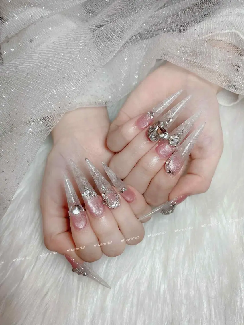 ネイル ネイルチップ Queen Nail Salonのネイルデザイン