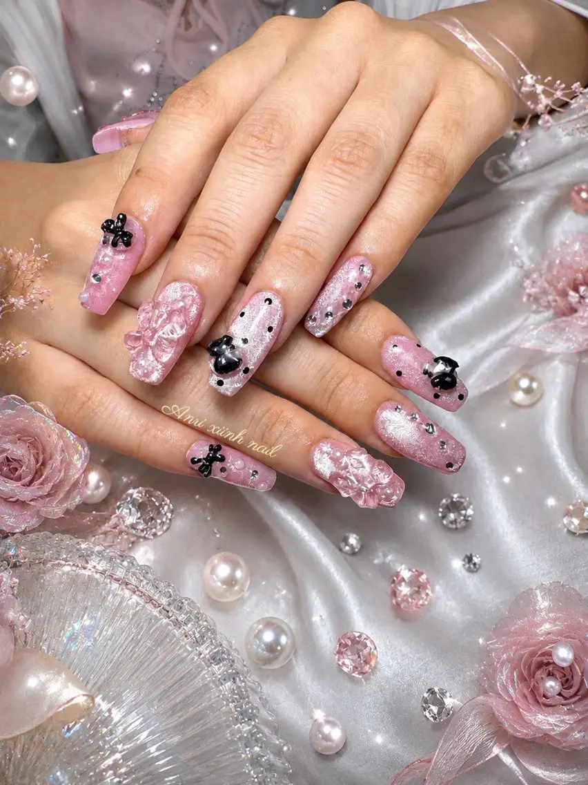 ネイル チークネイル 長さ出し フットネイル ジェルネイル 卒業式 𝓐𝓷𝓻𝓲 XiinhNailのネイルデザイン