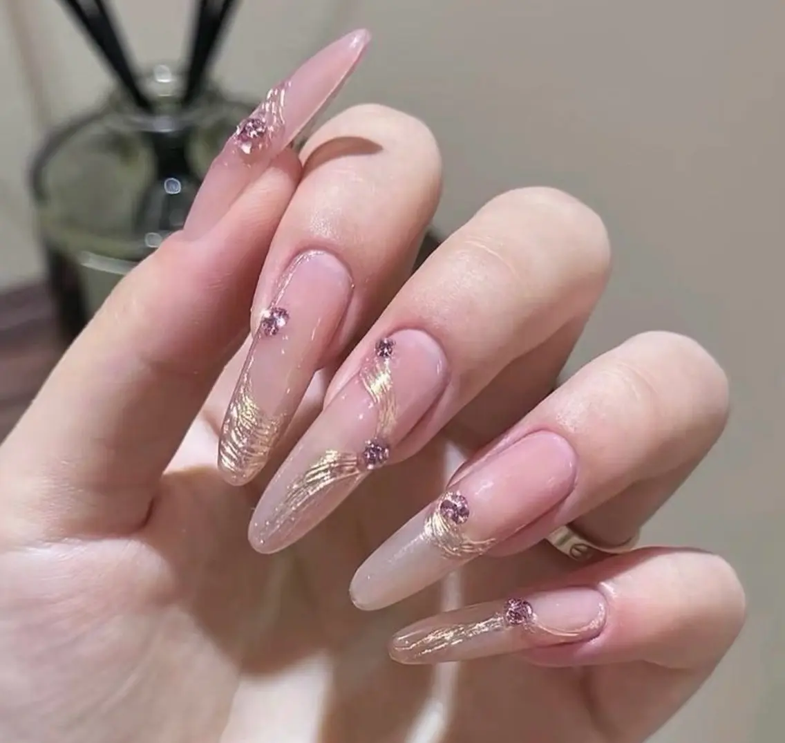 ネイル チークネイル 長さ出し フラワーネイル フレンチネイル ガーリー SunNail池袋駅 ワンホンネイルのネイルデザイン