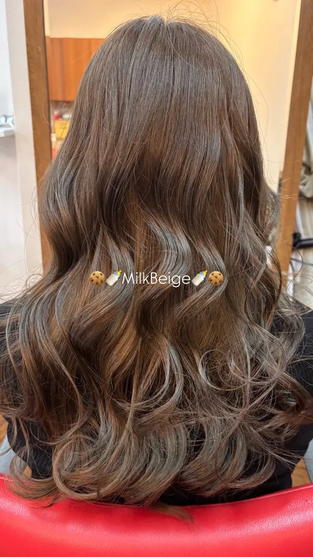 カラー ブリーチ ブラウンカラー 小川 萌瑚のヘアスタイル