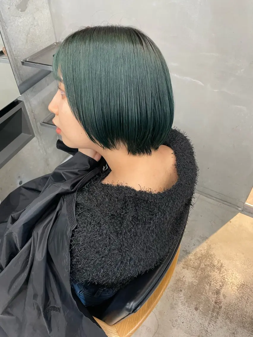 ミディアム カラー インナーカラー 推し ブリーチ 髪質改善のヘアスタイル