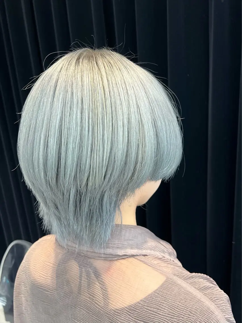 ショート カラー ブリーチ ブルーカラー 透明感カラー シルバー ショートヘア ヘアカラー 🌷︎あすか🌷 JILLSTUDIOのヘアスタイル