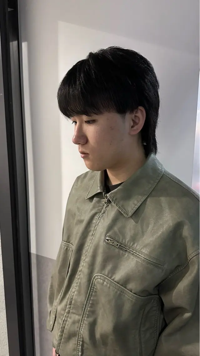 ショート メンズ 切りっぱなしボブ メンズブリーチ センターパート メンズハイライト メンズハイトーン カット HARUKI🏔️/ メンズ/透けブラウンのヘアスタイル
