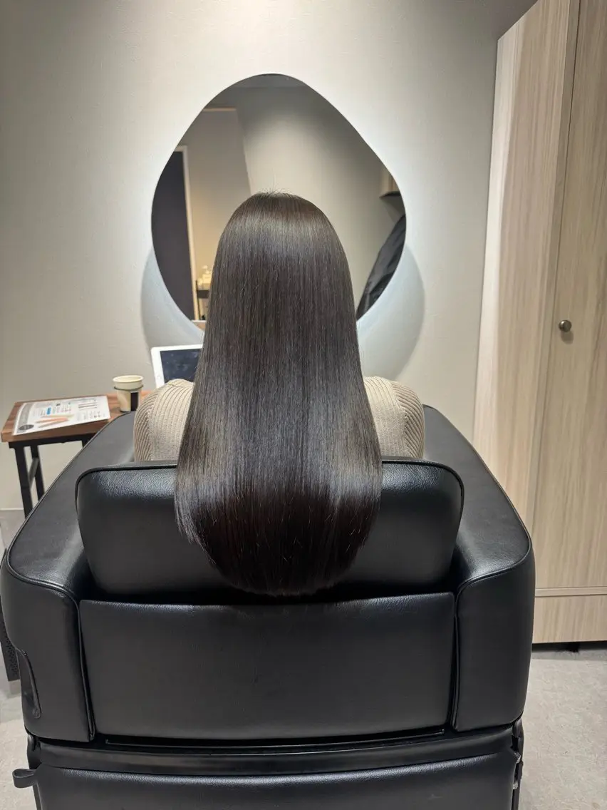 ロング カット ヘアカラー 縮毛矯正 トリートメント NAVY 橋本心 縮毛矯正のヘアスタイル