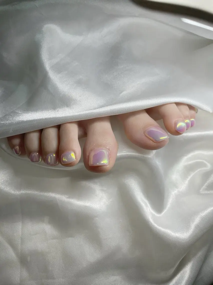 🌼６月3・4・９日限定🌼【オフあり】ミラーネイル（フット）今すぐ予約✖️の写真