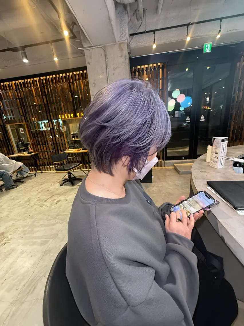 ショート カラー ブリーチ パープルカラー Lolonois池田 代表 鍜治本颯太のヘアスタイル
