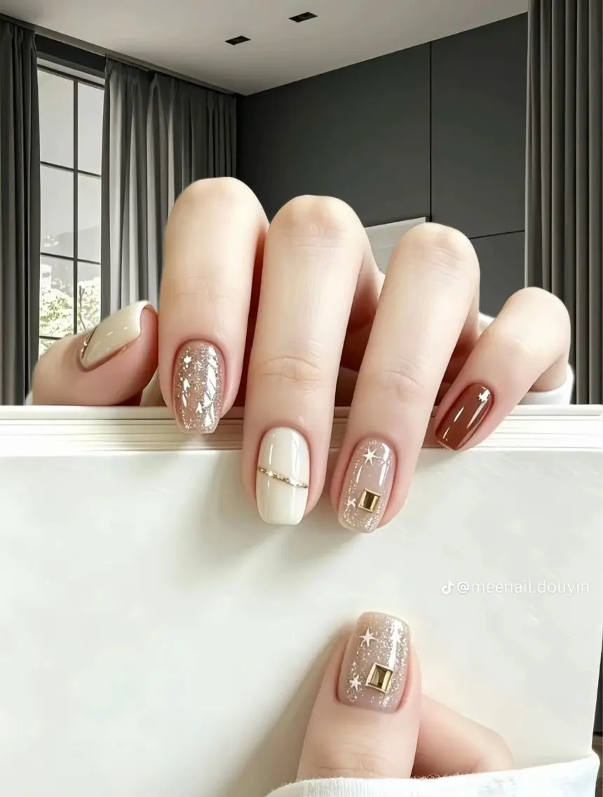 ネイル 韓国ネイル マグネットネイル 持ち込み ハンドネイル Dyo Nail_Royalのネイルデザイン