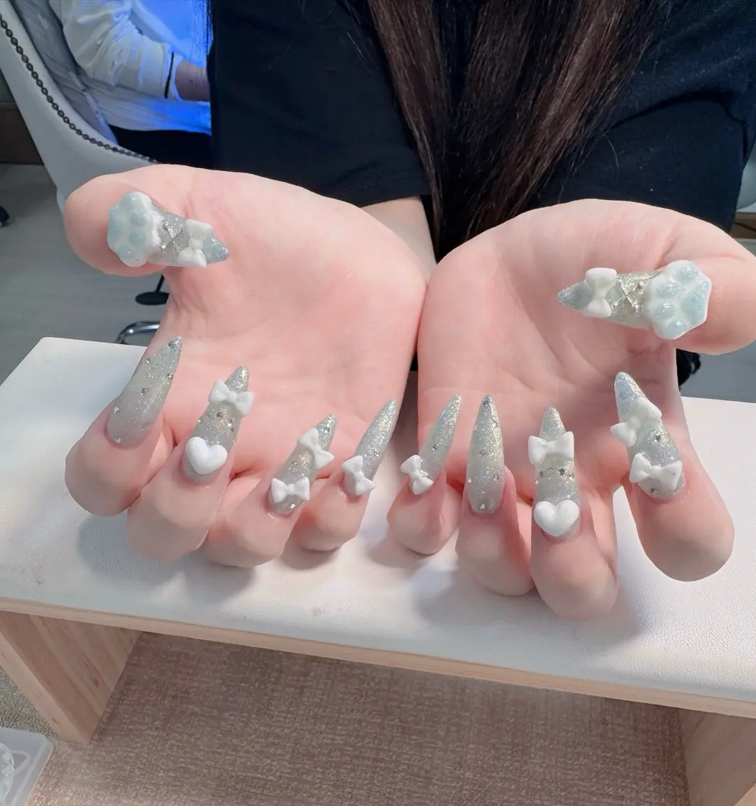 ネイル フレンチネイル ジェルネイル ガラスフレンチ ハロウィン ハート ハンドネイル H.baby Nail Salonのネイルデザイン