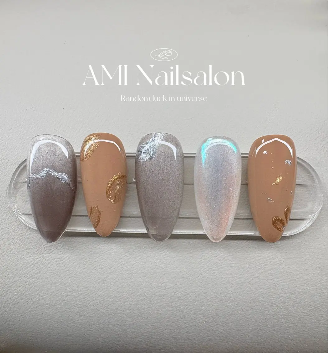 🍂秋ネイル🍂 💅 INS風ネイル🤎 秋ならブラウン、マグネットグラデーション✖️ミラー❣️自爪オフケア込みの写真