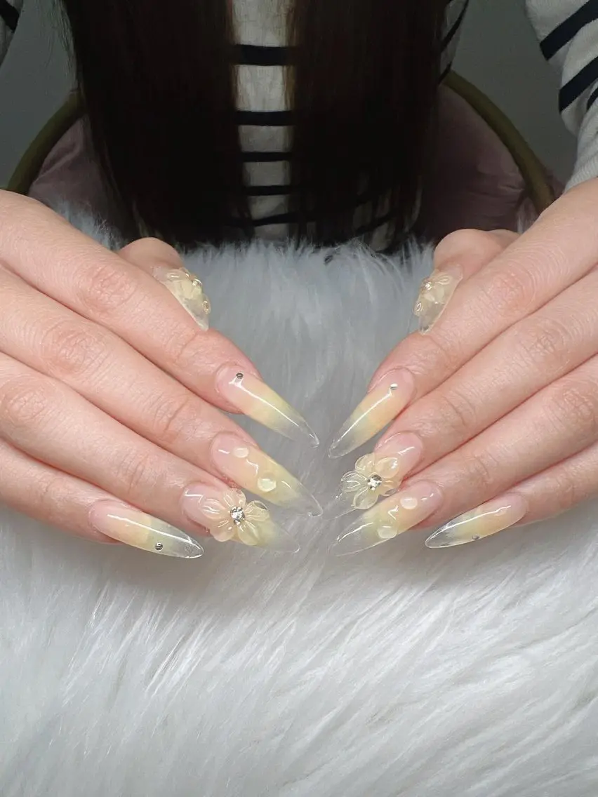 ネイル Lee Nailsのネイルデザイン