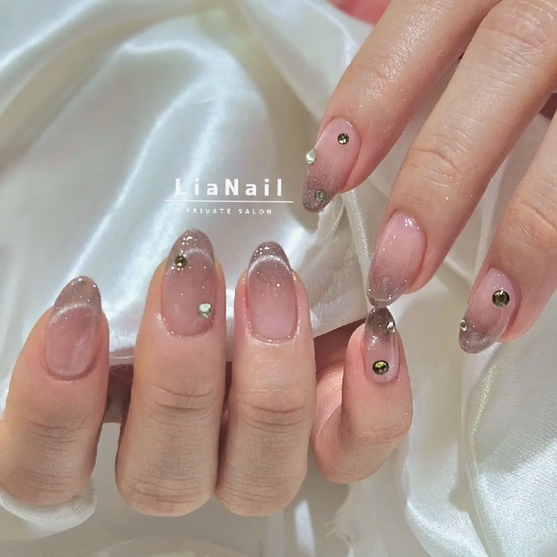 ネイル フレンチネイル マグネットネイル マグネットフレンチ ハンドネイル Lia Nailのネイルデザイン