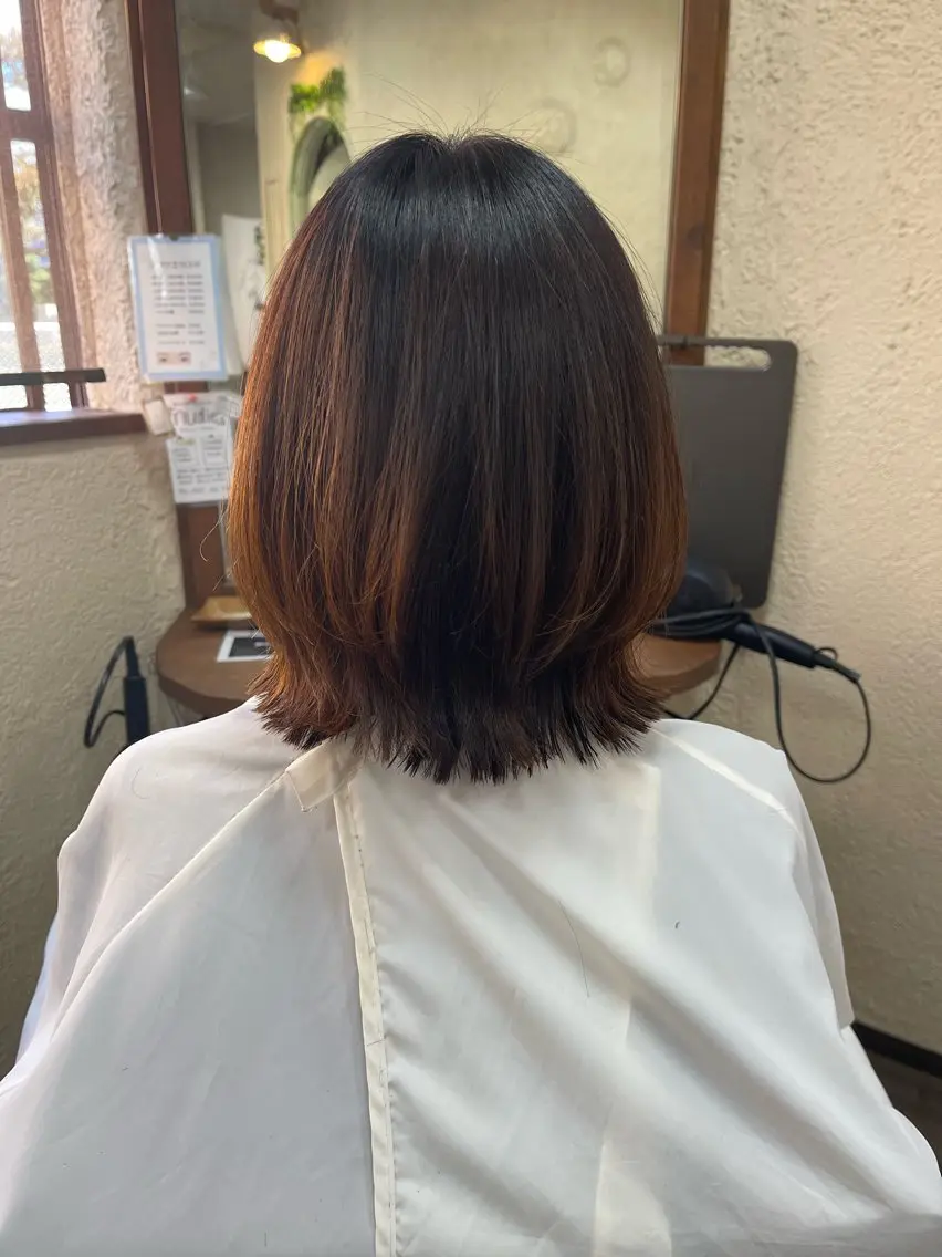 ミディアム ボブレイヤー ボブ レイヤーカット カット 磧本 祐里恵のヘアスタイル