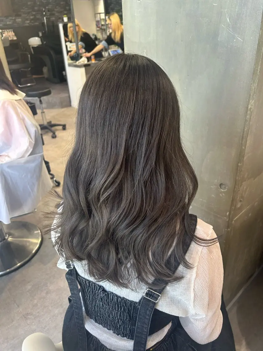 セミロング カラー ブリーチ 透明感カラー ダブルカラー グレージュ ブリーチなしカラー ヘアカラー 透明感カラー🫧 /有野ひかりのヘアスタイル