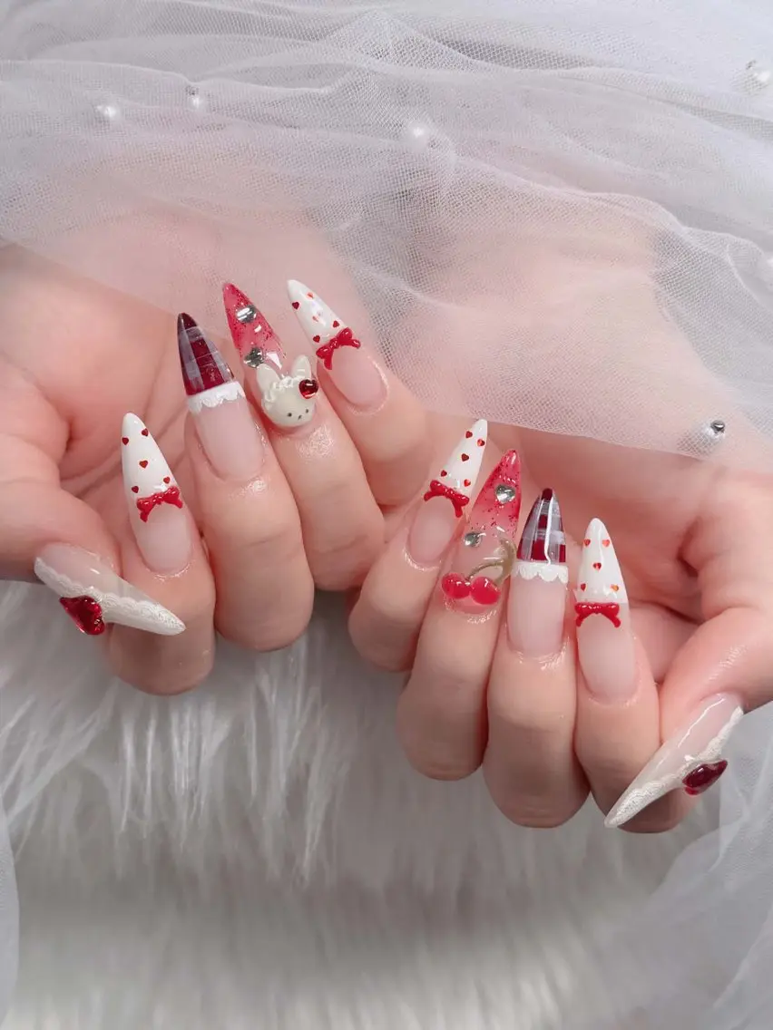 ネイル チークネイル フレンチネイル キラキラネイル 韓国ネイル マグネットネイル ハンドネイル yuuna hbabynailのネイルデザイン