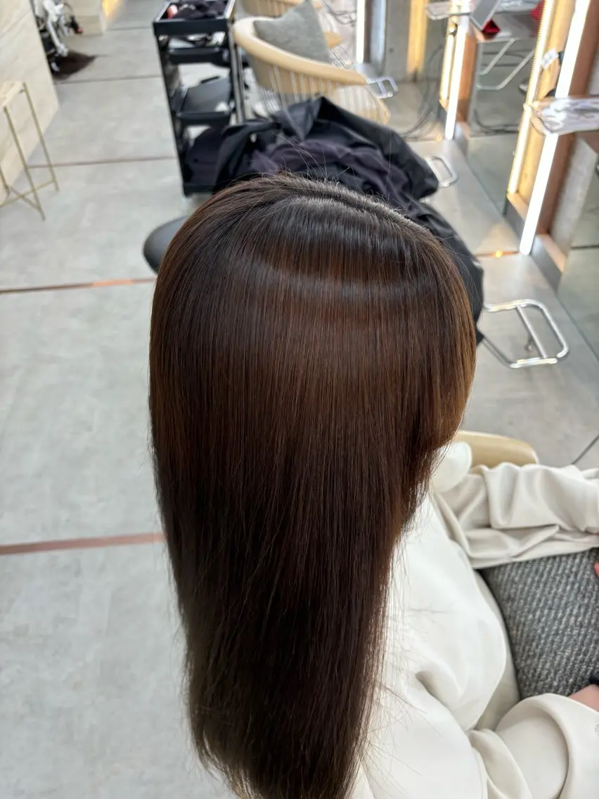ロング カラー パーマ 髪質改善|透明 感カラー🩵レイヤーのヘアスタイル