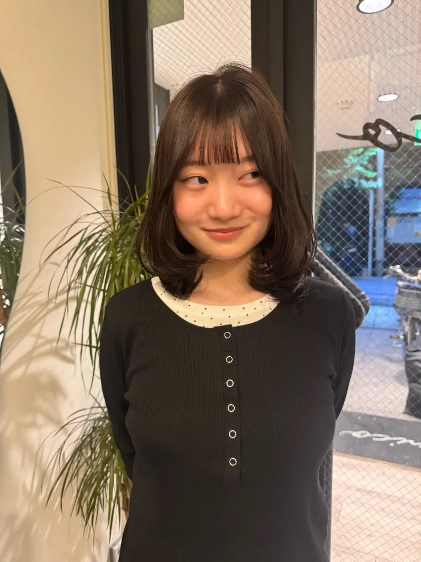 セミロング レイヤーカット カット ヘアカラー 内沼 恵留菜のヘアスタイル