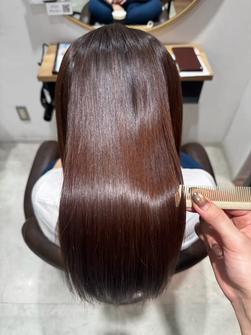 ロング 縮毛矯正 ナチュラルうる艶 カラーミル🌙のヘアスタイル