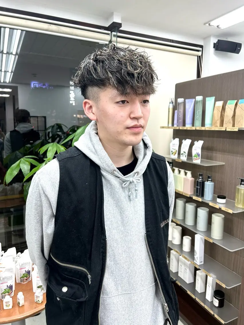 ショート カラー パーマ メンズ メンズメッシュ スペインカール メッシュ メンズパーマの達人 / タカシマダイスケのヘアスタイル
