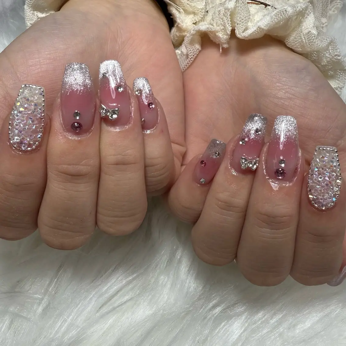 ネイル チークネイル 持ち込み ハンドネイル L'ino nailのネイルデザイン