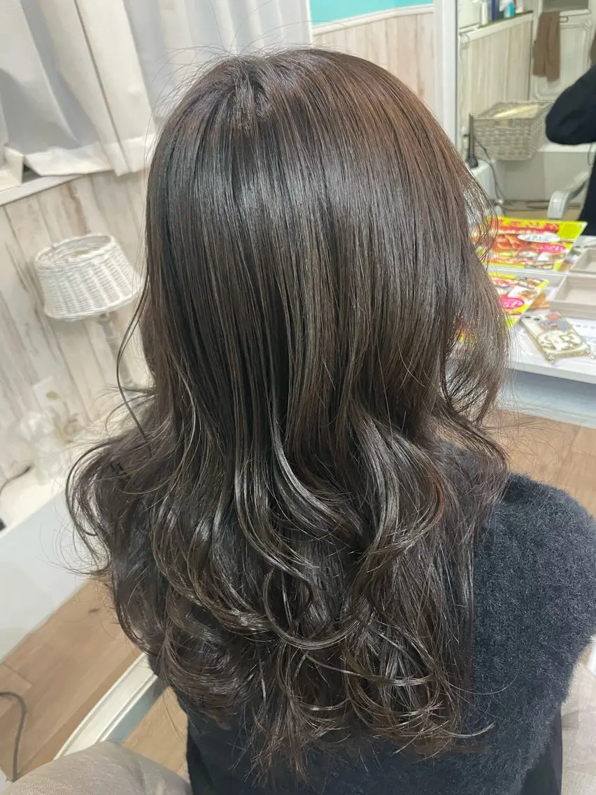 ロング ハイライト ヘアカラー トリートメント 🐆アンドウ チカコ🦓のヘアスタイル