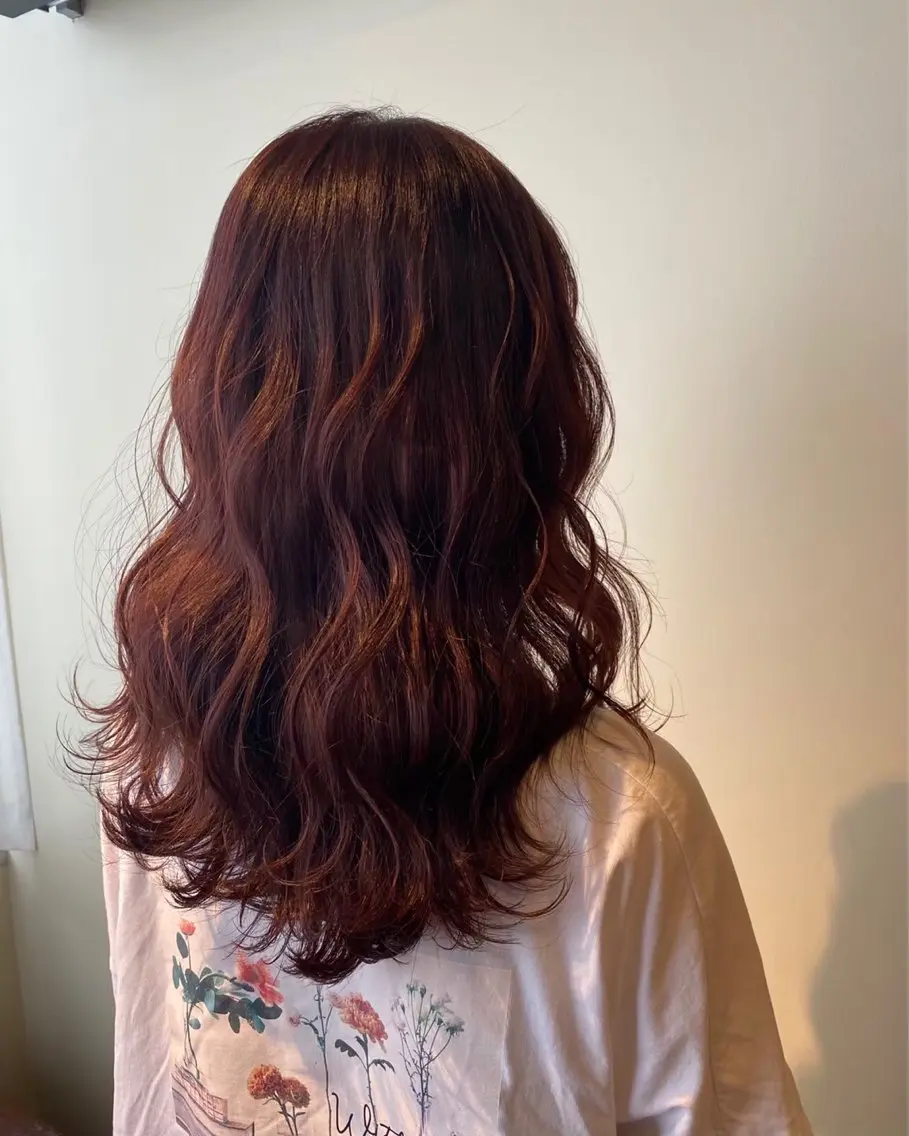 ミディアム カラー ヘアカラー 髪質改善　ハイトーン 艶髪　川﨑　翼のヘアスタイル